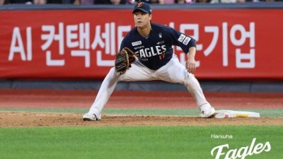 '이런 반전이' 72억 FA는 탈락했는데, '1군 30일' 3안타 내야수 극적 승선 실화냐…한화 가을야구 히든카드인가