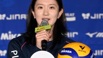 '5억5천만원 대어 영입' 배구여제 어시스트 있었다 연경 언니가 FA 이적 고민할 때…