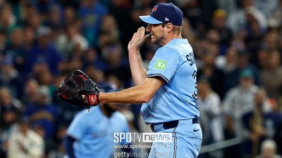'41세 투수가 해냈다' 토론토 2연패 뒤 2연승…시애틀에 8-2 승리