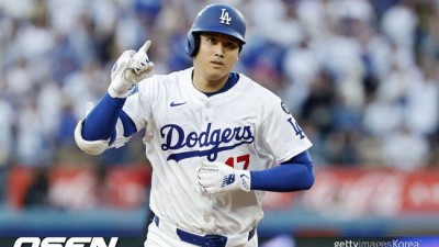 만화도 이렇게 하면 욕 먹는다. 홈런 3방+10K 무실점…35초 침묵 “오타니에게 머리를 숙이자”