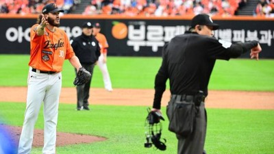 빨리 던져 폰세한테 왜 자꾸 이래? 공 하나 던지는 데 6분 넘게 걸리다니…구자욱과 신경전, 또 드러난 피치 클락 맹점