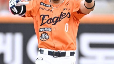 '역시' 리베라토 한화 복덩이 맞구나, 70억 FA 상대 선제 솔로포 폭발…한화 선수 2554일 만에 PS 홈런 기록 [MD대전 PO2]