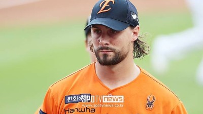 한화 최강 원투펀치라며, 삼성 핵펀치에 KO 위기… 폰세 이어 와이스도 3회까지 4실점 ‘체면 구겨지네’