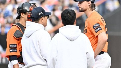 '한화 비상' 폰세→와이스 동시 붕괴 실화인가…156km 던지면 뭐하나, 와이스 5실점 강판 충격 '포수도 교체' [MD대전 PO2]