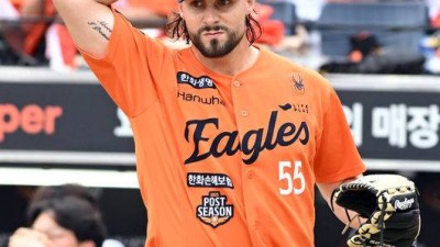 한화 시즌 때 이런 적 없었는데…폰세-와이스 11실점이라니, 결국 또 류현진이 해줘야 한다 [PO2]