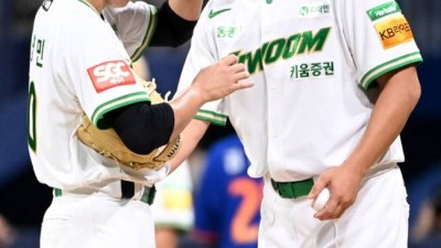 [오피셜]'벌써 투수코치-배터리코치 외부 영입' 5위 돌풍의 팀, 내년 승부수 던지나