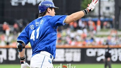 40살인데 왜 지치지 않나…78억 FA 울린 韓 PS 최고령 홈런, 강민호 없는 삼성 상상 가나요 오래 뛰고 싶습니다