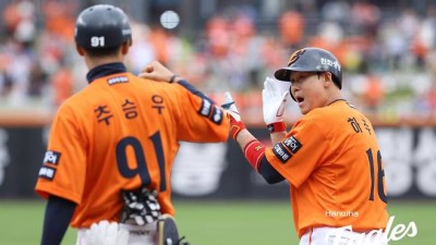 1억1000만원 초라한 FA 계약...추운 겨울 보낸 하주석, 누구보다 뜨거운 가을 사나이 [IS 피플]