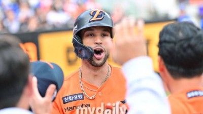 폰세는 ML 복귀 예약했고 리베라토는 가을야구서 존재감 어필…중독성 미치는 응원가, 내년에도 듣나요
