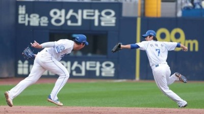 '최소실책 3→1→2위' 삼성 철벽 내야, 비오는 PS서 빛났다 누구나 처리할 타구, 누가 더 안정적 처리하느냐 싸움 [PO3]