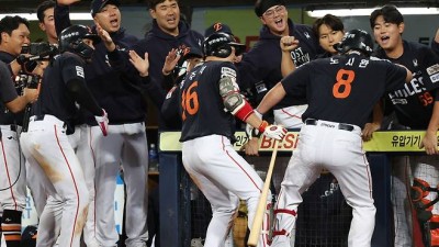 류현진 무너진 직후...노시환이 쏜 레이저→한화 이글스 5-4 재역전 [PO3]