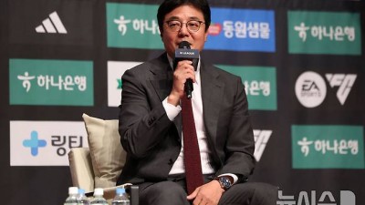 이청용 골프 세리머니 논란에 '선배' 황선홍 직언 축구인으로서 부끄러워