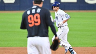 도파민 터졌다 류현진 두들긴 전율의 3점포, 그런데 탈락 위기…오늘 이겨야 내일도 있다 영웅의 가을은 끝나지 않았다 [PO4]