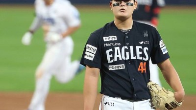 '한화 어쩌나' KS행 임박했는데 김서현 또 구원 실패…승부처에서 동점 3점포 맞았다