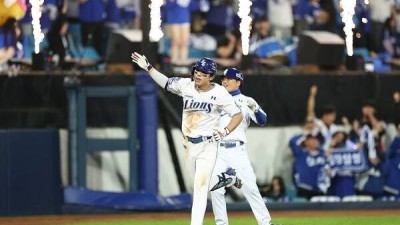 '진정한 영웅의 탄생' 삼성 김영웅, 연타석 스리런 홈런 폭발[PO4]