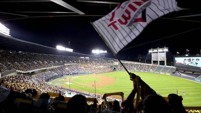 라팍에서 터진 ‘김영웅 홈런’→잠실이 들썩였다…PO 5차전 성사, LG는 ‘활짝’ 웃었다 [SS현장속으로]