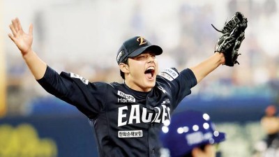 폰세, 와이스, 류현진까지 다 털린 마당에…PO 한화 수호신으로 떠오른 ‘불펜 문동주’