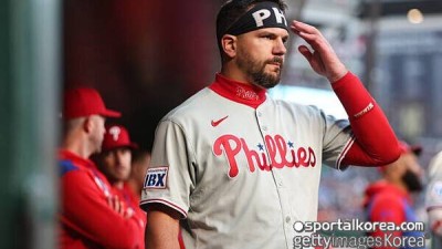 '아, 하늘은 왜 나를 낳고 오타니를 낳았는가'...홈런왕의 비극, '괴물'을 넘기엔 56홈런도 부족했다