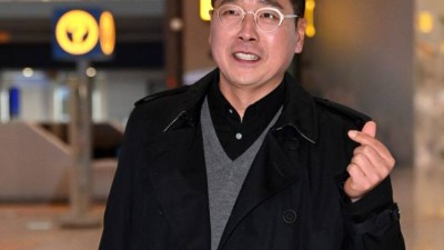 감독하다 코치하는 게 뭐 어떤가...두산 수석행 홍원기 유니폼 입는 자체로 행복. 감독님 잘 모시겠다