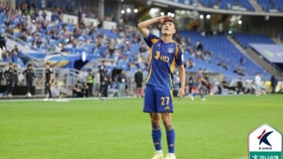 신태용 향한 이청용의 ‘골프 세리머니’ 논란…고개 저은 ‘레전드’ 황선홍 “부끄럽다, 축구계 존중·배려 사라지고 있어” [MK인터뷰]