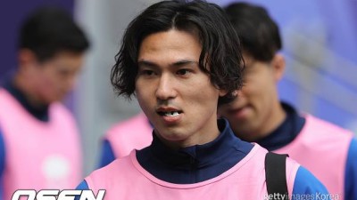 SON도 없는데.. '토트넘 박살' 스스로 기회 날린 日 미나미노의 자책 내가 3번 기회 놓쳐서 망쳤다