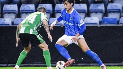 '통한의 골대' 오현규, 교체 직후 '분풀이'까지... 헹크, 베티스와 0-0 무승부