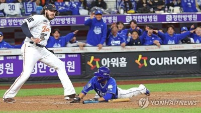 여기서 행복수비라니, 삼진인데 1점 줬다… 치명적인 김태연-최재훈 포구미스[PO5]