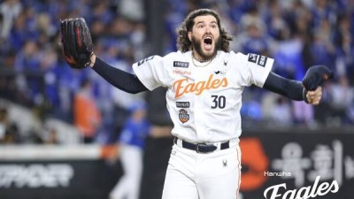 한화 폰세의 한마디...문동주 씨, 포효는 이렇게 하는 거란다 [PO5]