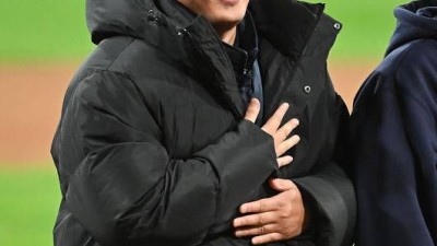 류현진도 괴성 지르면서 감격하다니…19세 막내→38세 최고참 '첫 우승' 도전 19년 전에는 졌지만…꼭 이기겠다