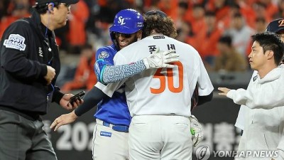 한화 폰세·삼성 디아즈, 경기 중 서로 사과…매너도 MVP급