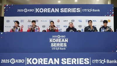 김경문 감독 폭소 이끌어낸 임찬규의 입담 “(손)아섭이 형, 힘 좀 빼야..배트서 톱밥 나올 듯”