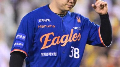 '수술-수술-수술-수술' 한화 63G 인간승리 사나이, 'PO 탈락→KS 감격' 이렇게 극적일 수 있나…잠실 ERA 0점대 실화인가
