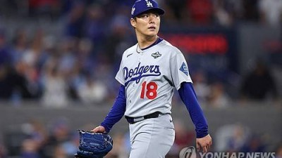 '야마모토 완투승+스미스 3타점' LAD, TOR 5-1 꺾고 1승1패 [월드시리즈2]
