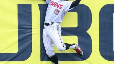 '비거리 126.0m 뜬공' 박해민이 또 한화 욕 나오게…문현빈 장타 저지, 한화 선취점도 막았다