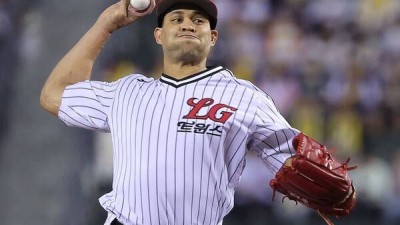 'LG 날벼락' 염경엽 감독 치리노스, 옆구리 담 증세… 회복 상황 지켜봐야