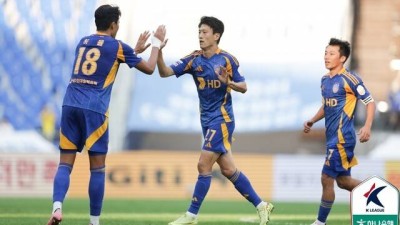 신태용 나가고 3경기 무패... 울산, '골프 세리머니' 이청용 동점골로 대구와 1-1 무승부