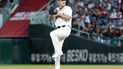 투수를 해야 하나? 포수가 149km 파이어볼러라니, 국대 마무리 기 죽네