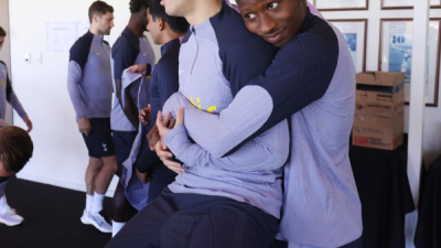 “흥민이 형은 내가 만난 최고의 사람” 유독 SON 따랐던 토트넘 MF, ‘선발 경기 승률 100%’임에도 왜 후보인가 봤더니…부상 외에는 설명 불가능