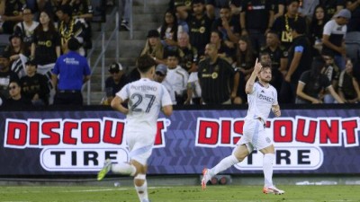 '손흥민 침묵' MLS 맞대결서 역전 결승포 작렬…신인상 경쟁 우위-MVP 경쟁에선 메시 위협