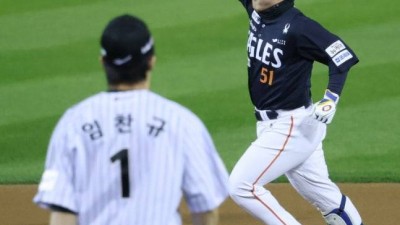 '김경문 노림수 통했다' 손아섭 대신한 황영묵 초구 안타→문현빈→노시환 백투백 홈런... 한화 4-0 리드 [KS2 현장]