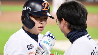 '미쳤다' 문현빈 투런포→노시환 솔로포, ERA 1점대 한화 킬러 흔들다…KS 11번째 백투백, 1회부터 LG 압도하다 [MD잠실 KS2]