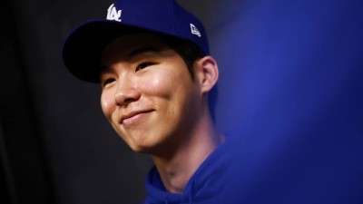 '로버츠 깜짝 예고' 눈 멍든 김혜성, 드디어 보상 받나…다저스 '9푼 타자' 치울 구상 중