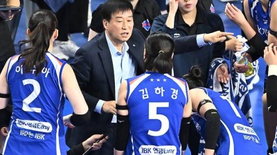 패배 속 비보 알린 김호철 감독 “이소영 어깨 삐끗, 시간 걸릴 듯”[현장인터뷰]