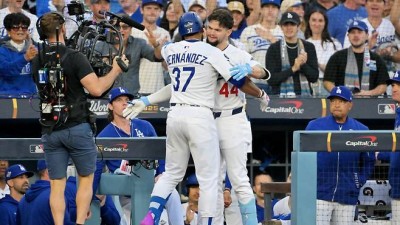 로버츠 감독이 욕 먹으며 밀어줬는데, 또 '5빵'...이제 8푼 타자, 김혜성 대신 또 나올까