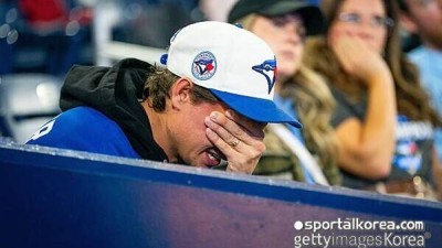 제발 이 고통을 멈춰달라 WS 역사상 가장 지친 4차전이 온다... 다저스·토론토 '정신력 승부' 돌입