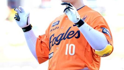 한화 3차전 라인업 발표, 이진영 첫 선발 출격…손주영 상대 .667 초강세, 2루수 황영묵→이도윤 선발 [KS3]