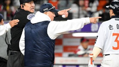 김경문 뿔났다, 왜 ‘인필드 플라이’ 선언 안 했나…'천재' 오지환의 고의 낙구에 농락 당하다 [KS3]