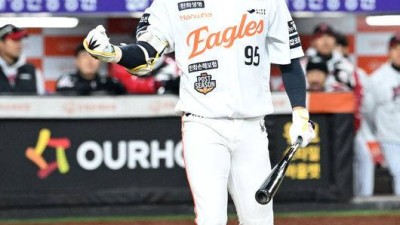 “수비 준비하고 있었는데 갑자기…” 김경문 대타 신의 한 수, 황영묵의 침착함이 한화를 살렸다