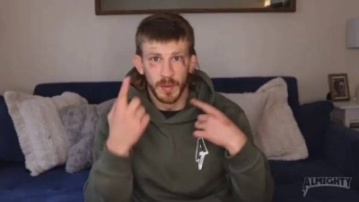 길거리에서 집단 폭행당했다 UFC 파이터 고백…랭킹 6위 강자, 왜 맞기만 했을까