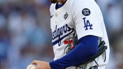 '2586억' 에이스 또 박살…3승 ERA 0.86→5이닝 5실점→6⅔이닝 5실점, 다저스 WS 2연패 '초비상'